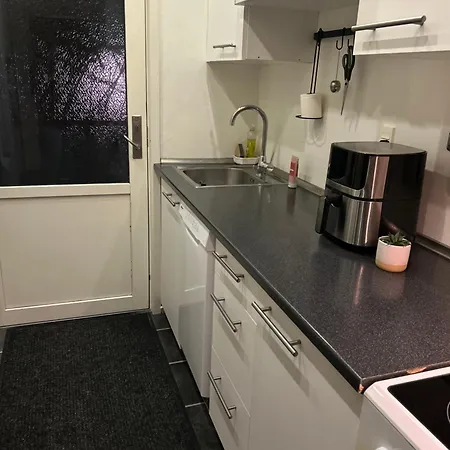 Laekker Og Lys Med Fri Parkering Taet Pa Bade Pulserende Byliv Samt Rolige Omgivelser I Form Af Vores Smukke Apartment Randers